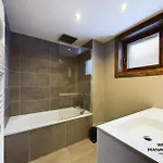 Ariondaz Daphnee - Traversant Avec Magnifique Vue Vallee Mae-4624 Apartamento Courchevel